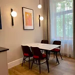 Golden Queen Center Apartamento
