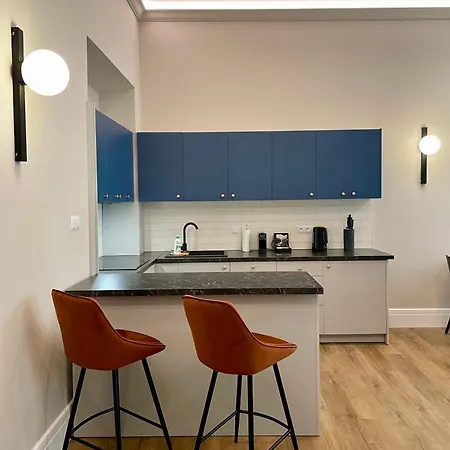 Golden Queen Center Apartment *