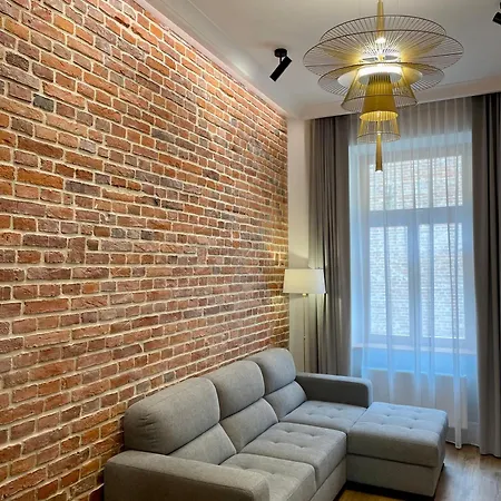 Apartment Golden Queen Center *