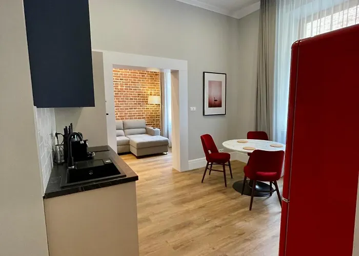 Golden Queen Center Апартаменты *